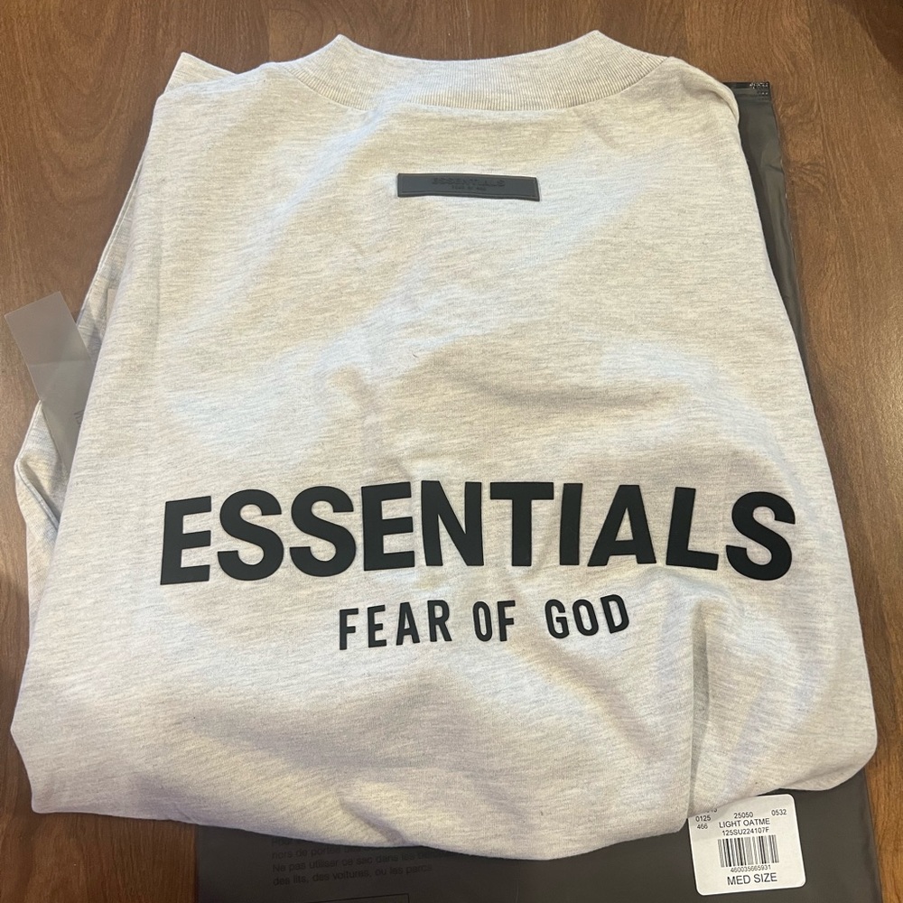 ESSENTIALS TSHIRT